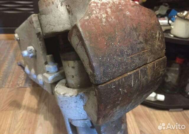Инструмент СССР кузнечные огромные тиски