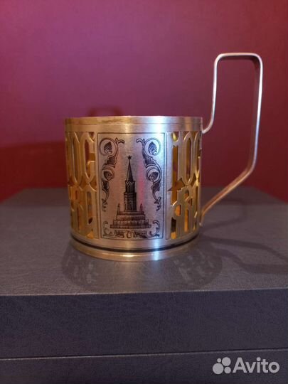 Коллекционный серебряный подстаканник москва,107гр