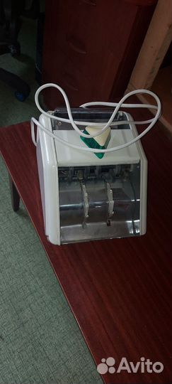 Счетная машинка денег