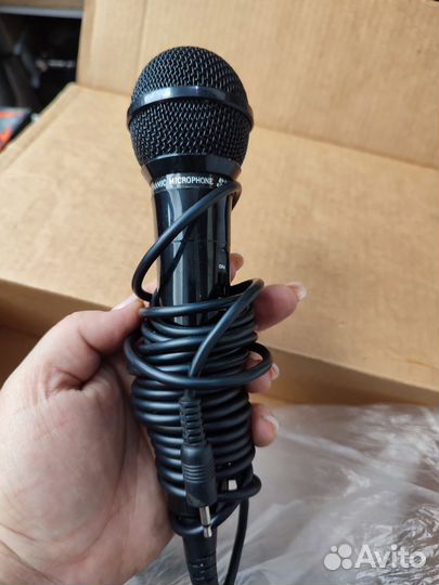 Микрофон для караоке проводной
