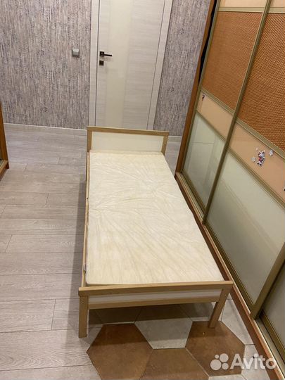 Детская кровать IKEA с матрасом