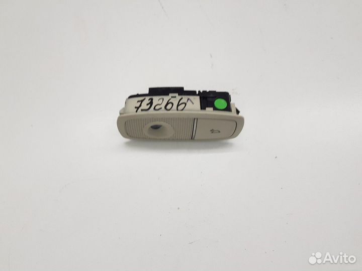 Плафон внутреннего освещения правый