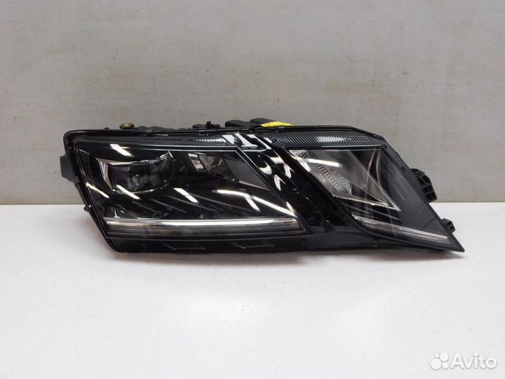 Фара правая Skoda Octavia