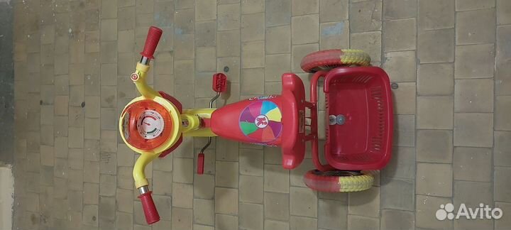 Детский велосипед трёхколёсный