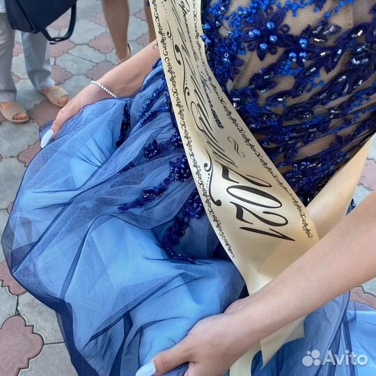 Вечернее платье