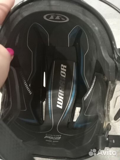 Хоккейный шлем