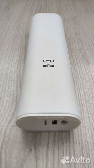 Зарядный чехол для зубных щеток Oral-B White