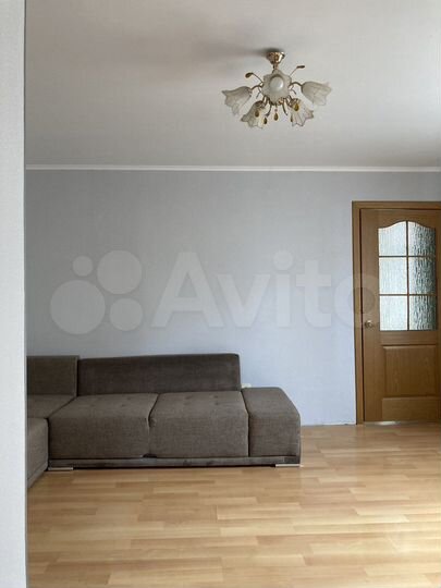 2-к. квартира, 43 м², 1/3 эт.