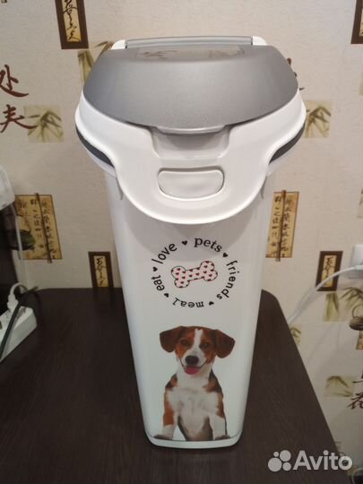 Контейнер для корма curver