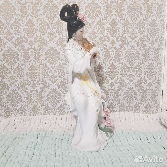 Фарфоровые статуэтки