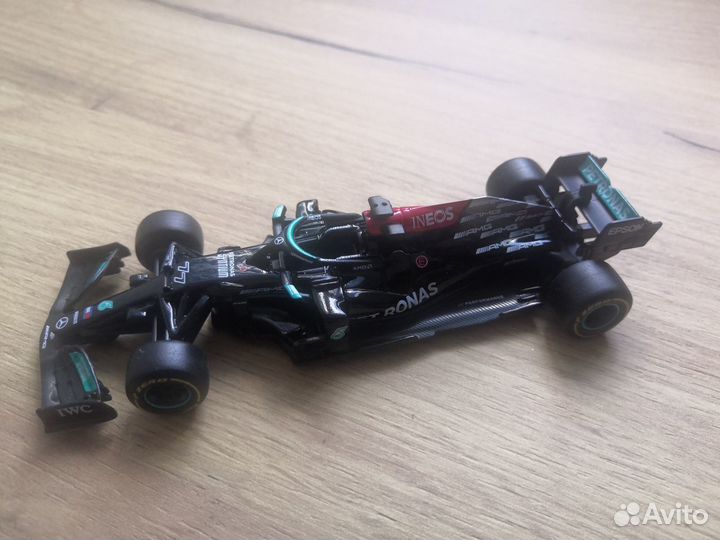 Bburago formula 1 Mercedes Red Bull Ferrari 2021