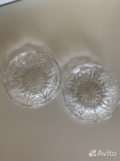 Ваза и стаканы