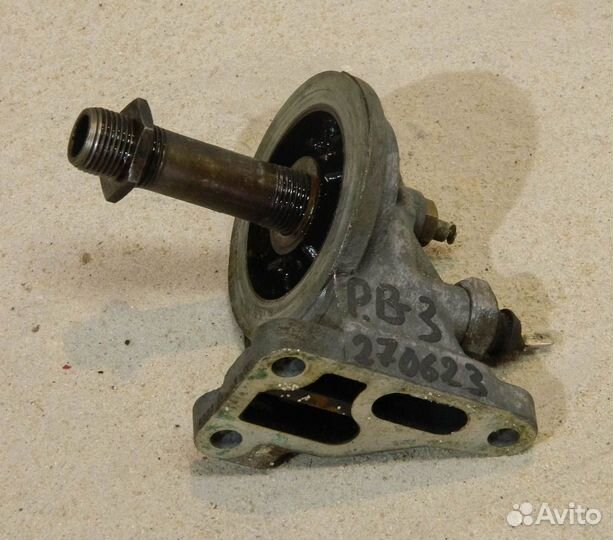 Кронштейн масляного фильтра VW Passat B3