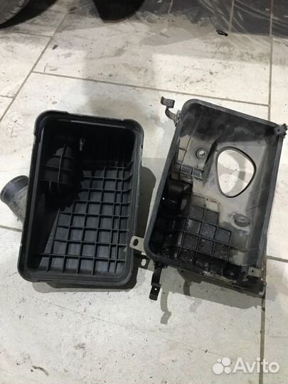 Корпус воздушного фильтра Toyota Corolla