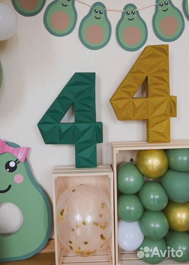 Цифра 4. Платье. Гирлянды кактусы