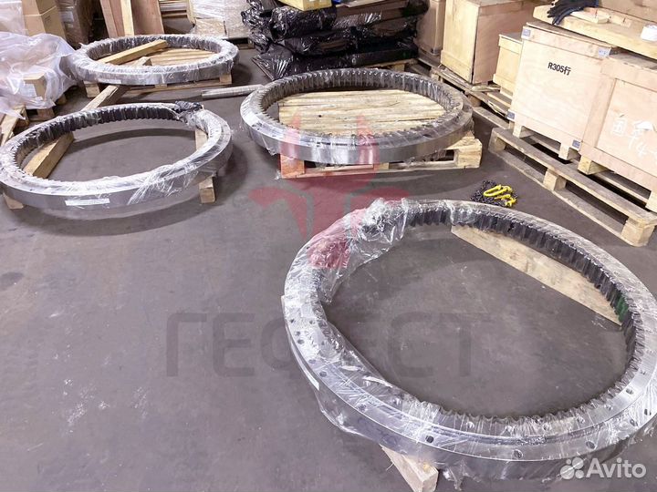 Поворотный круг Komatsu PC230LC-7