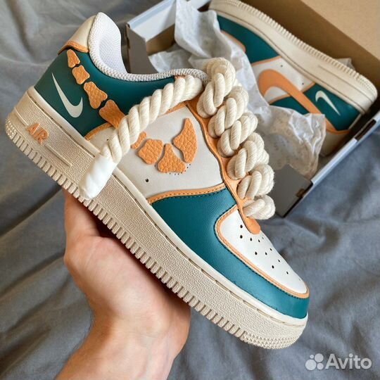 Кастомизация кроссовок, одежды, аксессуаров