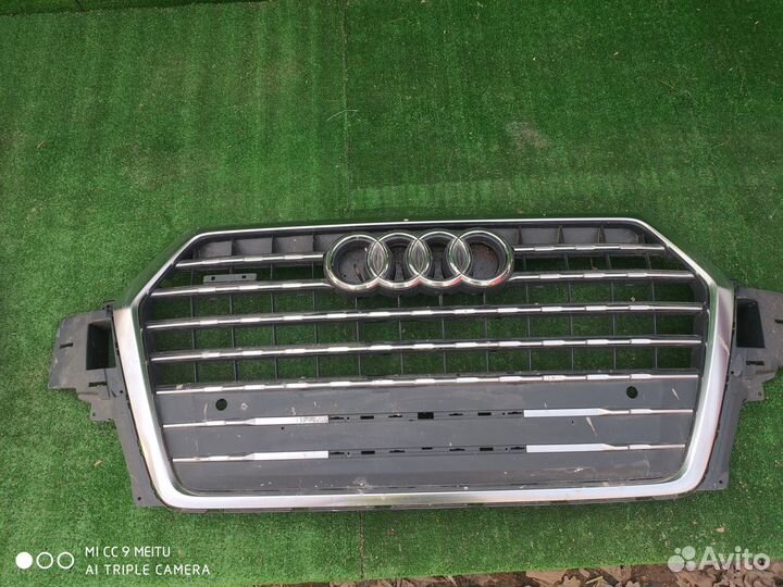 Audi Q7 4M решетка радиатора