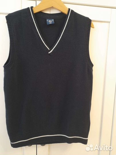 Жилетка для мальчика школьная 140