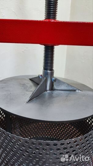 Ручной пресс для отжима сока