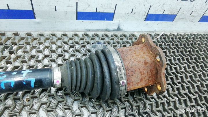 Полуось передняя правая (приводной вал, шрус) Audi