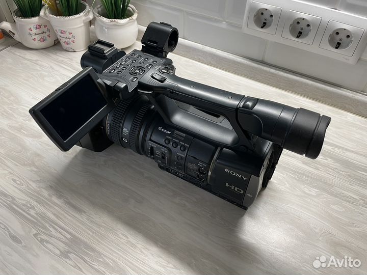Видеокамера sony ax2000