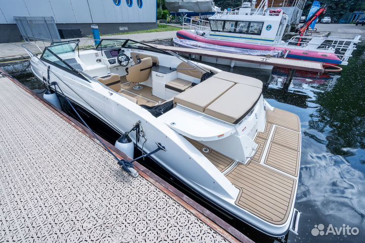 Катер Sea Ray Sun Sport 230