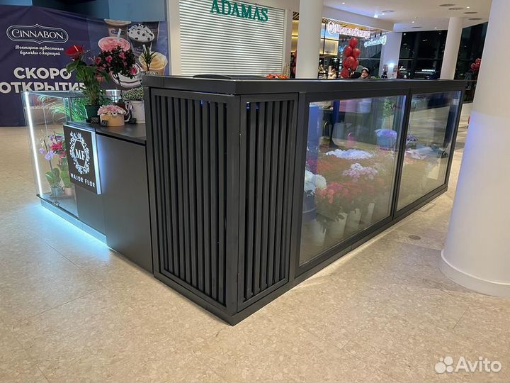 Прибыльный цветочный в торговом центре