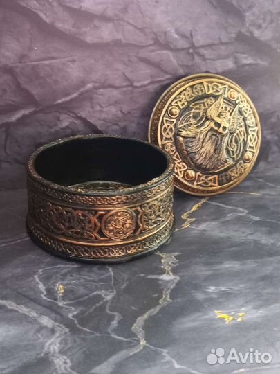 Шкатулки, подсвечники, статуэтки из гипса