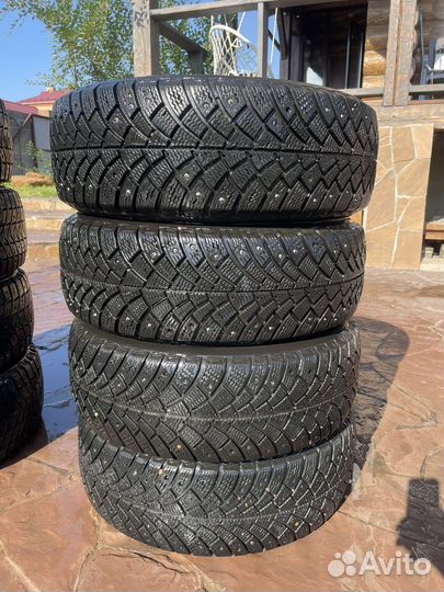 Michelin X-Ice North 3 215/60 R17