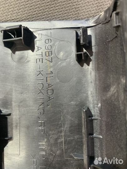 Накладка порога внутренняя заднего левого