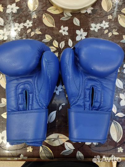 Боксерские перчатки 10 унций