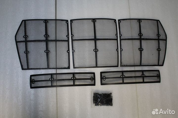 Защитная сетка в решетку Land Cruiser 200 2016 - 2