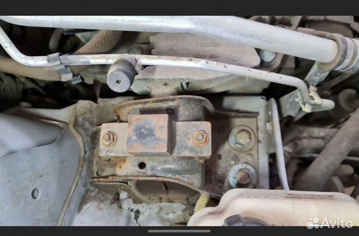 Опора правая Nissan Qashqai j10 2012 1.6