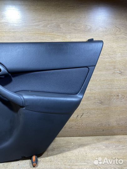 Обшивка задняя правая Ford Focus 1 79129