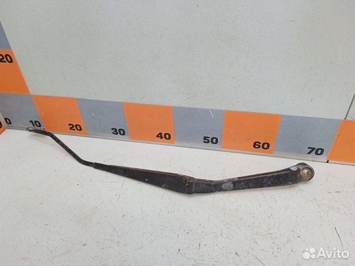 Поводок стеклоочистителя передний правый Chery