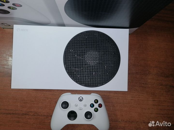 Игровая приставка Xbox series s