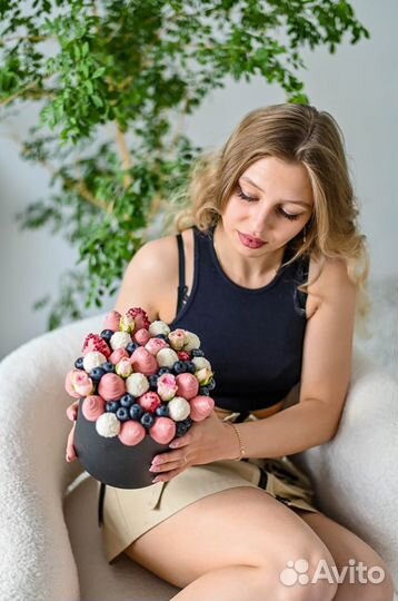 Букет с клубникой в шоколаде/ наборы / 8 марта