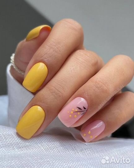 Модель на маникюр с покрытием гель лак