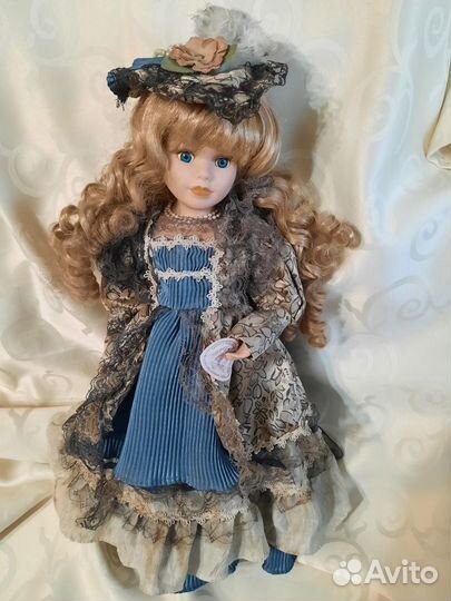 Кукла фарфоровая коллекционная