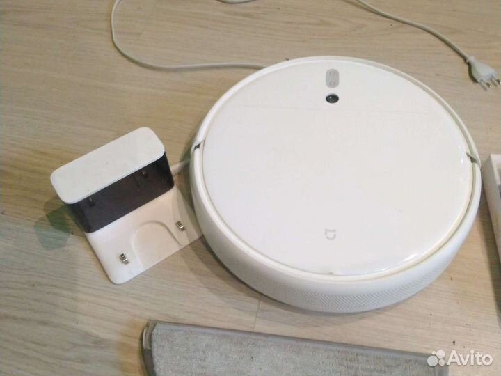 Модель Xiaomi Mi Robot Vacuum Mop