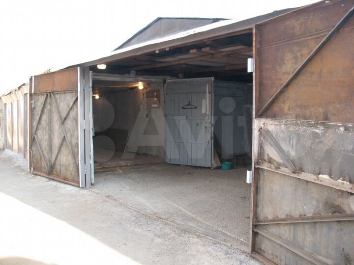 Гараж, > 30 м²