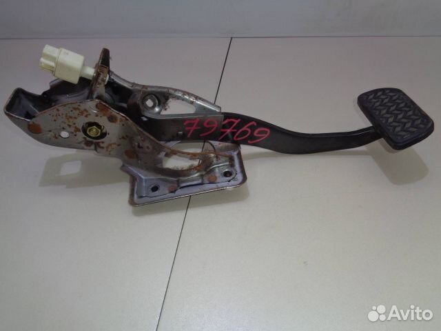 Педаль тормоза toyota AZT250 1AZ-FSE 5032856