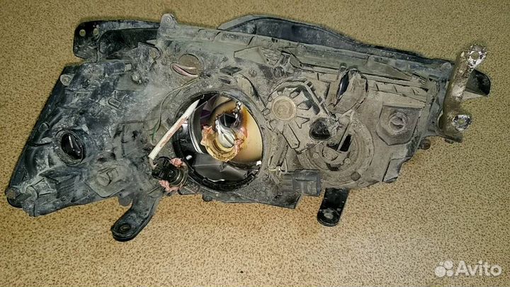 Фара Legacy 2003