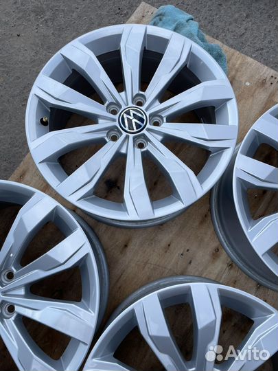 Диски литые volkswagen r17 оригинал