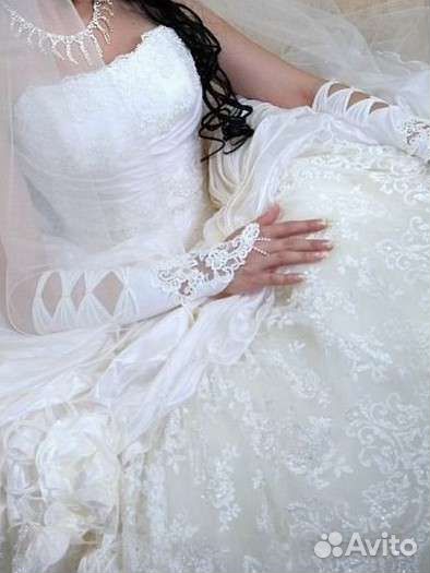 Свадебное платье на 44 размер, перчатки, диадэма и