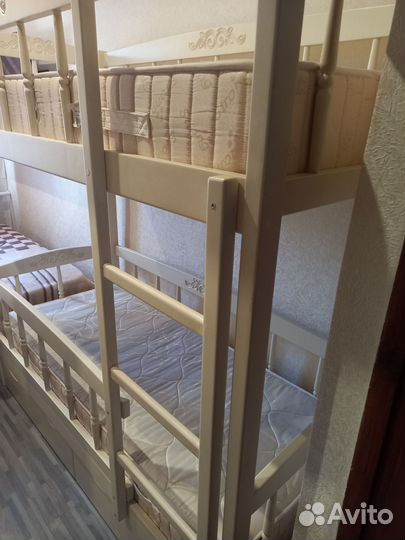 Двухъярусная кровать бу с матрасами