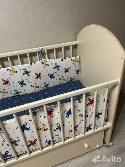 Детская кроватка