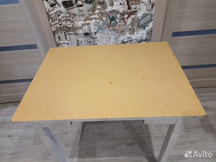 Кухонный стол