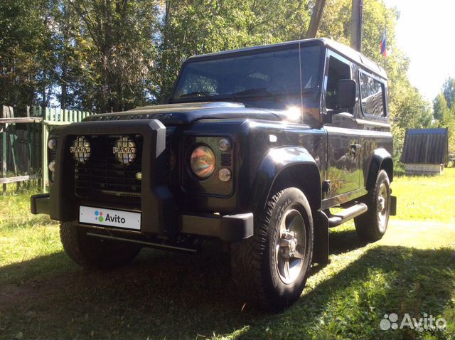 Авто авто осташков. Лэнд Ровер Дефендер 2011. Land Rover Defender мультимедиа.